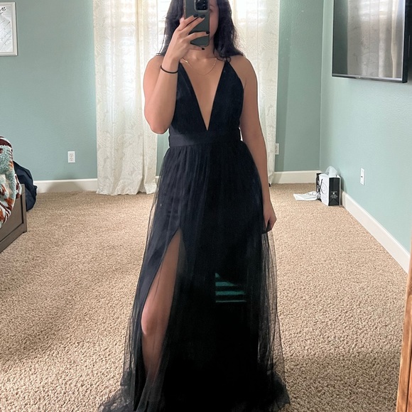 Black dress with double slits - Picture 1 of 3